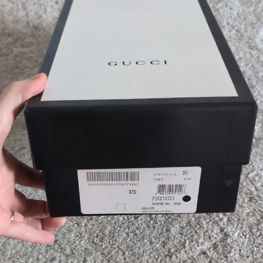 Gucci Black Rubber Logo Slide Sandals - Picture 5 of 6